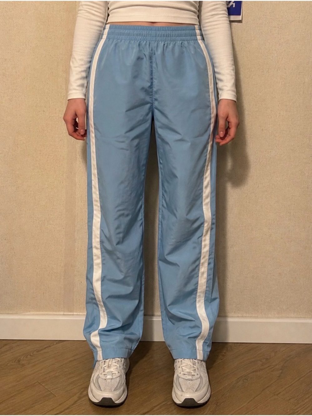 NWT JoyLab Baby Blue  Woven Pants Side Stripe Athleisure Size S NWT